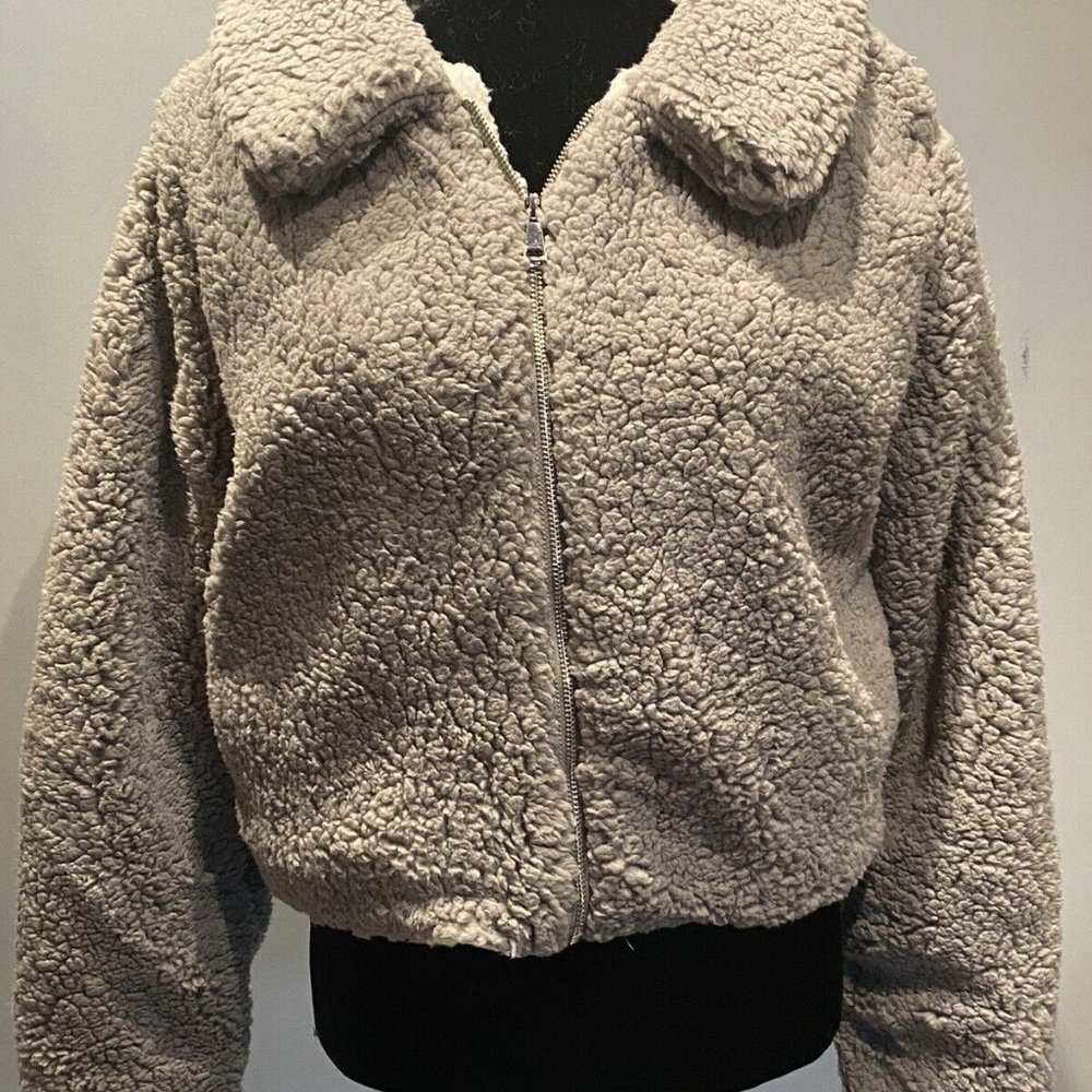 NEW Francesca's Cropped Sherpa Fuzzy Jacket - Picture 3 of 8